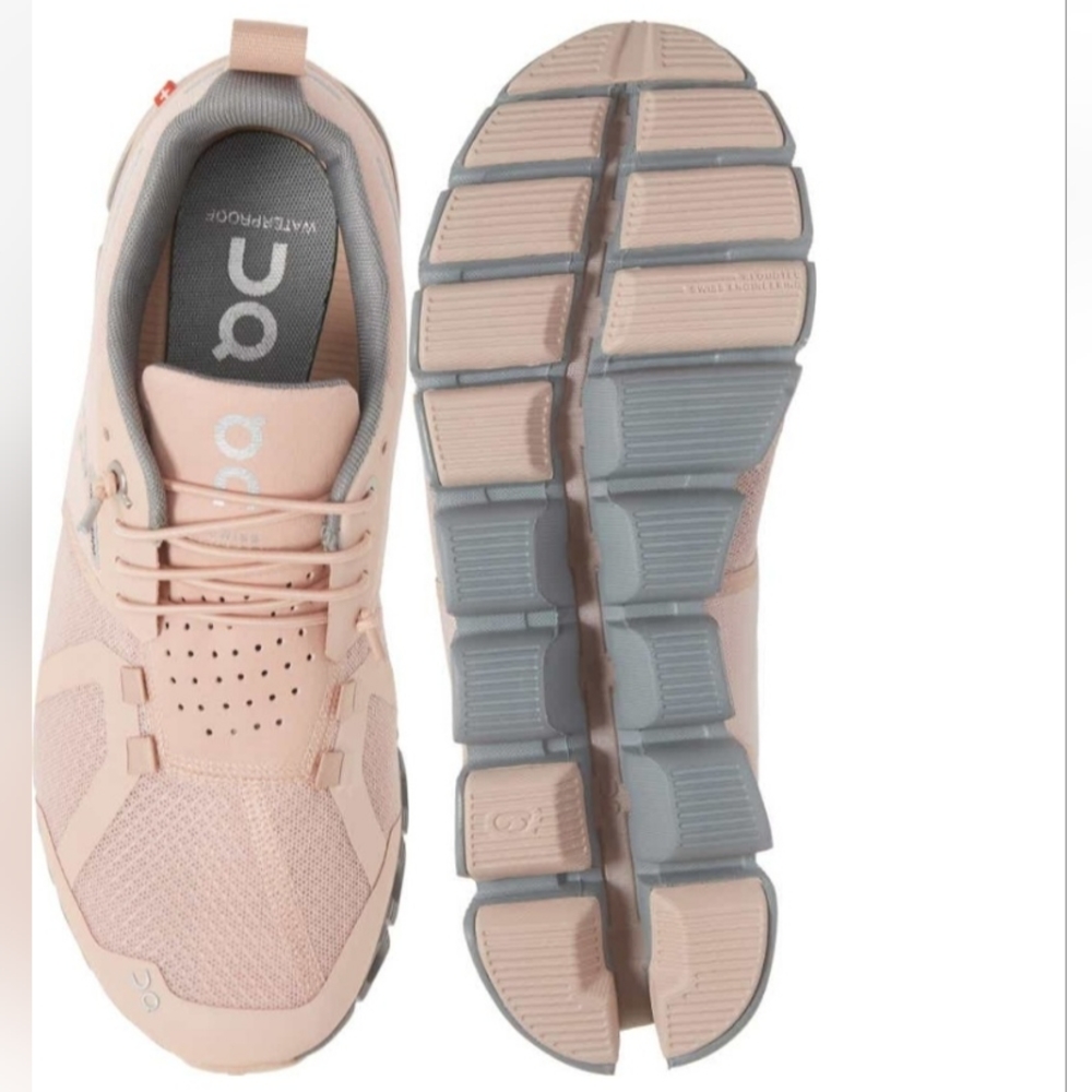 On Cloud waterproof running shoe